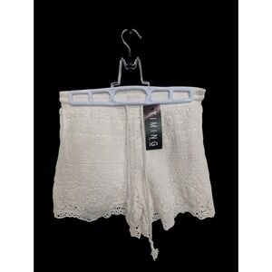 Timing White High Waist Lace Shorts